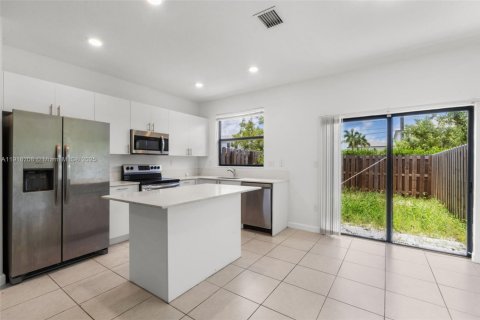 Купить таунхаус в Хомстед, Флорида 3 спальни, 123.37м2, № 1970875 - фото 16