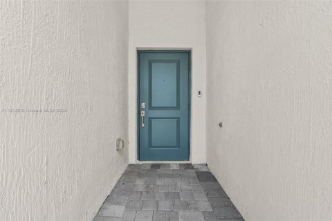 Купить таунхаус в Хомстед, Флорида 3 спальни, 123.37м2, № 1970875 - фото 4