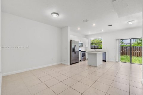 Купить таунхаус в Хомстед, Флорида 3 спальни, 123.37м2, № 1970875 - фото 11