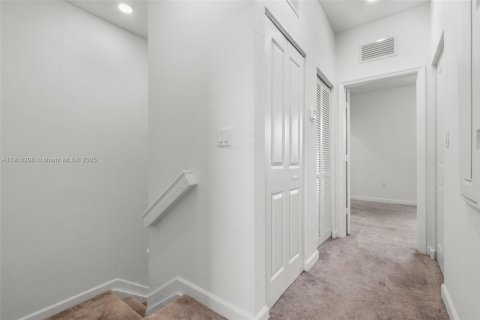 Купить таунхаус в Хомстед, Флорида 3 спальни, 123.37м2, № 1970875 - фото 26