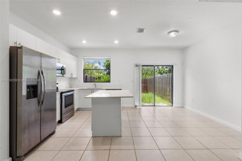 Купить таунхаус в Хомстед, Флорида 3 спальни, 123.37м2, № 1970875 - фото 15