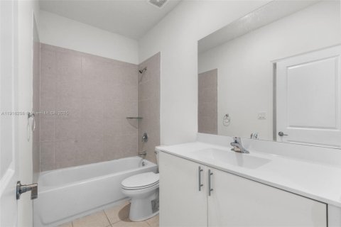 Купить таунхаус в Хомстед, Флорида 3 спальни, 123.37м2, № 1970875 - фото 25