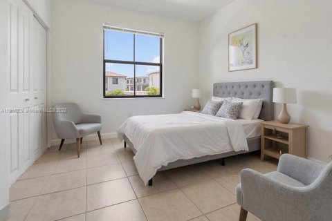 Купить таунхаус в Хомстед, Флорида 3 спальни, 123.37м2, № 1970875 - фото 23