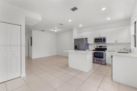 Купить таунхаус в Хомстед, Флорида 3 спальни, 123.37м2, № 1970875 - фото 20