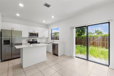 Купить таунхаус в Хомстед, Флорида 3 спальни, 123.37м2, № 1970875 - фото 18