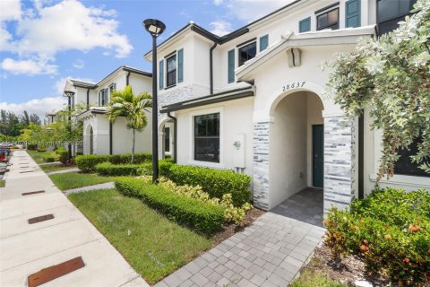 Купить таунхаус в Хомстед, Флорида 3 спальни, 123.37м2, № 1970875 - фото 2