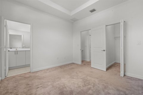 Купить таунхаус в Хомстед, Флорида 3 спальни, 123.37м2, № 1970875 - фото 30