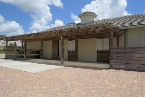 House in Wellington, Florida 8 bedrooms, 337.79 sq.m. № 2187301 - photo 16