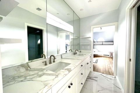 House in Wellington, Florida 8 bedrooms, 337.79 sq.m. № 2187301 - photo 25