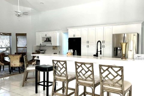 House in Wellington, Florida 8 bedrooms, 337.79 sq.m. № 2187301 - photo 27