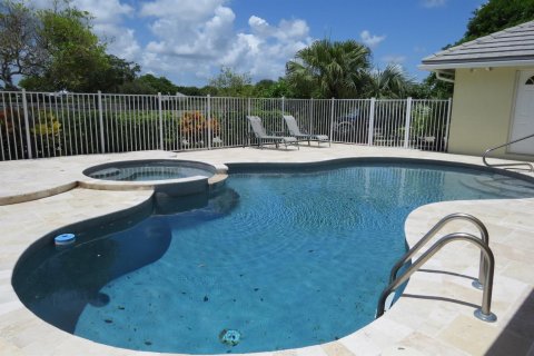 House in Wellington, Florida 8 bedrooms, 337.79 sq.m. № 2187301 - photo 6