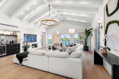 Condominio en Miami Beach, Florida, 3 dormitorios  № 2035800