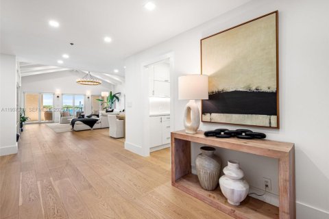 Condominio en venta en Miami Beach, Florida, 3 dormitorios, 254.92 m2 № 2035800 - foto 13