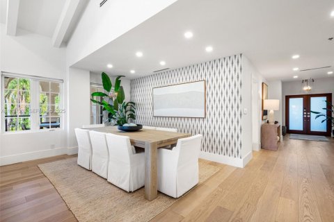 Condominio en venta en Miami Beach, Florida, 3 dormitorios, 254.92 m2 № 2035800 - foto 11