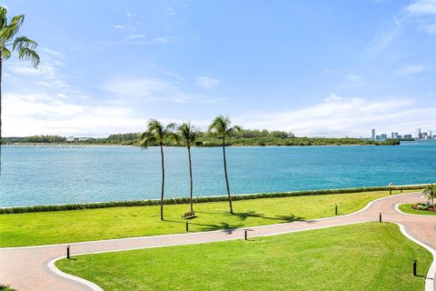 Condominio en venta en Miami Beach, Florida, 3 dormitorios, 254.92 m2 № 2035800 - foto 7