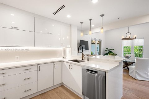 Condominio en venta en Miami Beach, Florida, 3 dormitorios, 254.92 m2 № 2035800 - foto 15