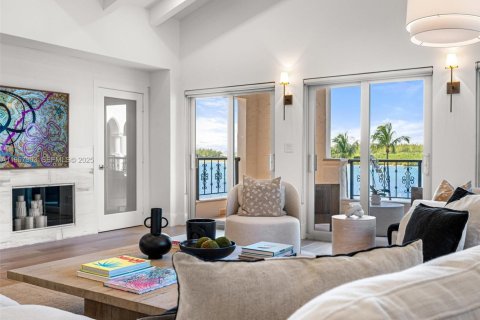 Condominio en venta en Miami Beach, Florida, 3 dormitorios, 254.92 m2 № 2035800 - foto 10