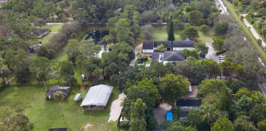 Studio in Loxahatchee Groves, Florida № 934417
