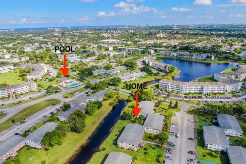 Condo in Deerfield Beach, Florida, 1 bedroom № 2392925 - photo 19