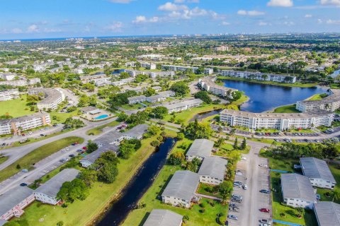 Condo in Deerfield Beach, Florida, 1 bedroom № 2392925 - photo 14