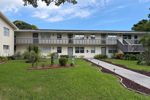 Condo in Deerfield Beach, Florida, 1 bedroom № 2392925 - photo 16