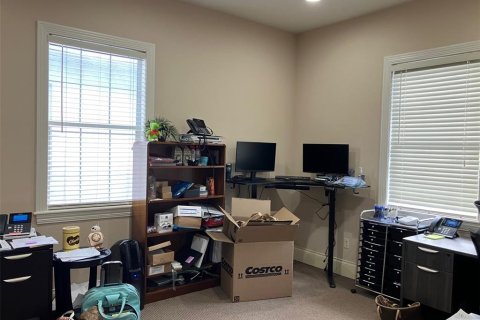 Immobilier commercial à vendre à Tampa, Floride: 327.2 m2 № 2156503 - photo 4