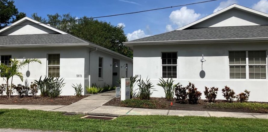 Immobilier commercial à Tampa, Floride 327.2 m2 № 2156503