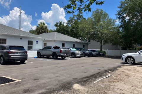 Immobilier commercial à vendre à Tampa, Floride: 327.2 m2 № 2156503 - photo 6
