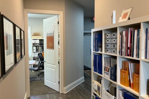 Immobilier commercial à vendre à Tampa, Floride: 327.2 m2 № 2156503 - photo 10