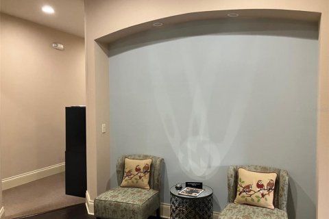 Immobilier commercial à vendre à Tampa, Floride: 327.2 m2 № 2156503 - photo 5