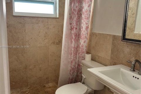 Villa ou maison à louer à Hollywood, Floride: 4 chambres, 162.21 m2 № 2072083 - photo 12
