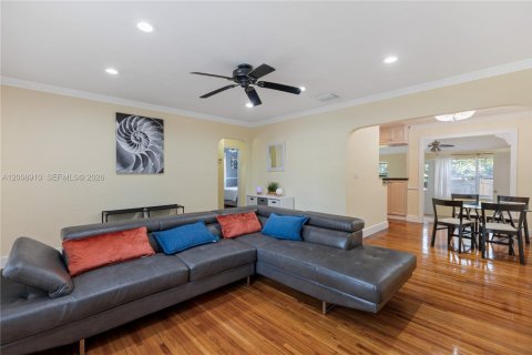 Villa ou maison à louer à Hollywood, Floride: 4 chambres, 162.21 m2 № 2072083 - photo 6