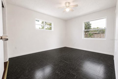 Casa en venta en Orlando, Florida, 5 dormitorios, 139.63 m2 № 2150130 - foto 13