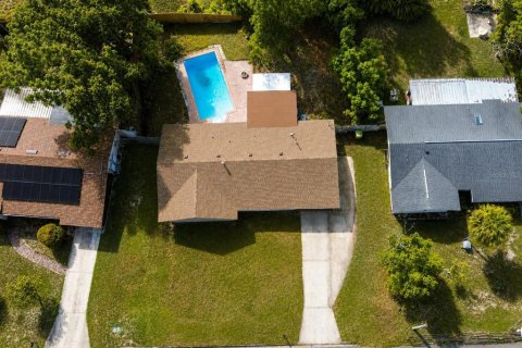 Casa en venta en Orlando, Florida, 5 dormitorios, 139.63 m2 № 2150130 - foto 4