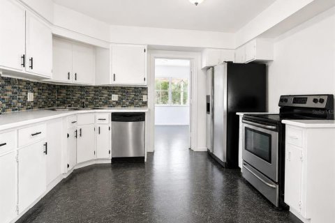 Casa en venta en Orlando, Florida, 5 dormitorios, 139.63 m2 № 2150130 - foto 10