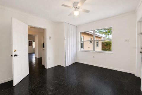 Casa en venta en Orlando, Florida, 5 dormitorios, 139.63 m2 № 2150130 - foto 27