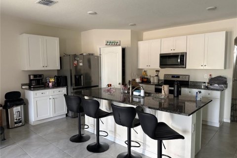 Villa ou maison à vendre à Haines City, Floride: 4 chambres, 169.83 m2 № 2337488 - photo 3
