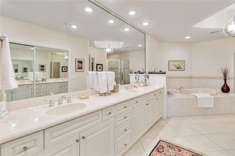 Condo in Orlando, Florida, 3 bedrooms  № 1684871 - photo 11