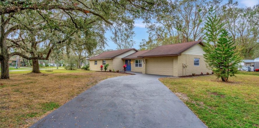House in Zephyrhills, Florida 3 bedrooms, 144 sq.m. № 1776853