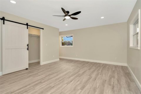 House in Zephyrhills, Florida 3 bedrooms, 144 sq.m. № 1776853 - photo 17
