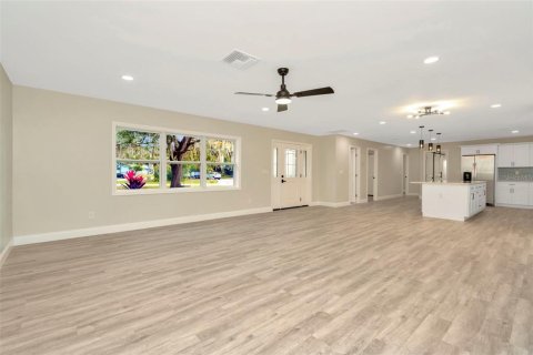 House in Zephyrhills, Florida 3 bedrooms, 144 sq.m. № 1776853 - photo 13