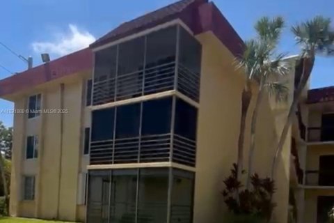 Condo in Miramar, Florida, 2 bedrooms  № 1790268 - photo 3