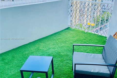 Condominio en alquiler en Miami Beach, Florida, 2 dormitorios, 76.18 m2 № 2000898 - foto 3