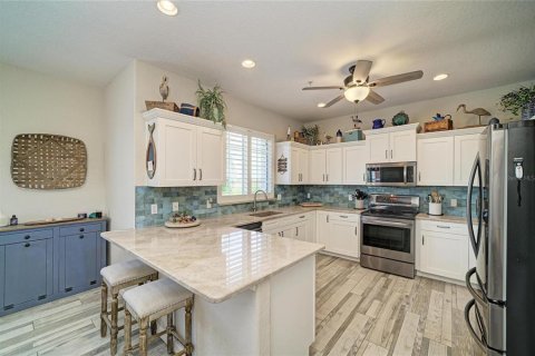 Townhouse in Palmetto, Florida 4 bedrooms, 241.92 sq.m. № 2197034 - photo 2