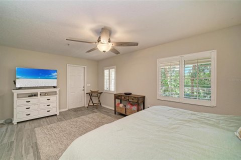 Townhouse in Palmetto, Florida 4 bedrooms, 241.92 sq.m. № 2197034 - photo 17
