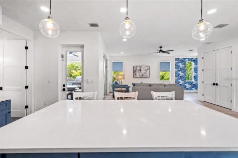 Villa ou maison à vendre à Sarasota, Floride: 5 chambres, 281.68 m2 № 2432629 - photo 22