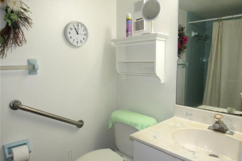 Condo in Port Charlotte, Florida, 2 bedrooms № 2110758 - photo 19