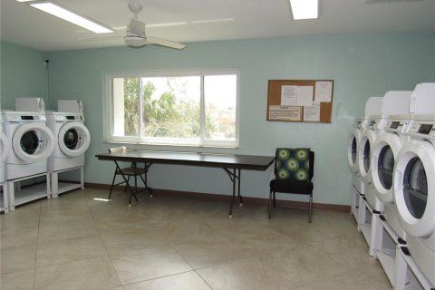 Condo in Port Charlotte, Florida, 2 bedrooms № 2110758 - photo 27