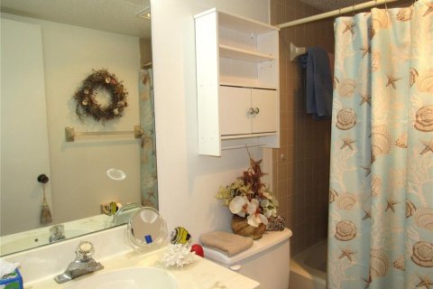 Condo in Port Charlotte, Florida, 2 bedrooms № 2110758 - photo 24