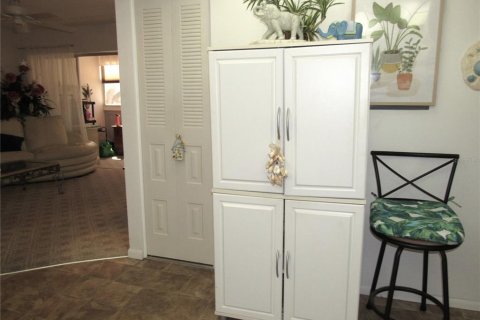 Condo in Port Charlotte, Florida, 2 bedrooms № 2110758 - photo 15